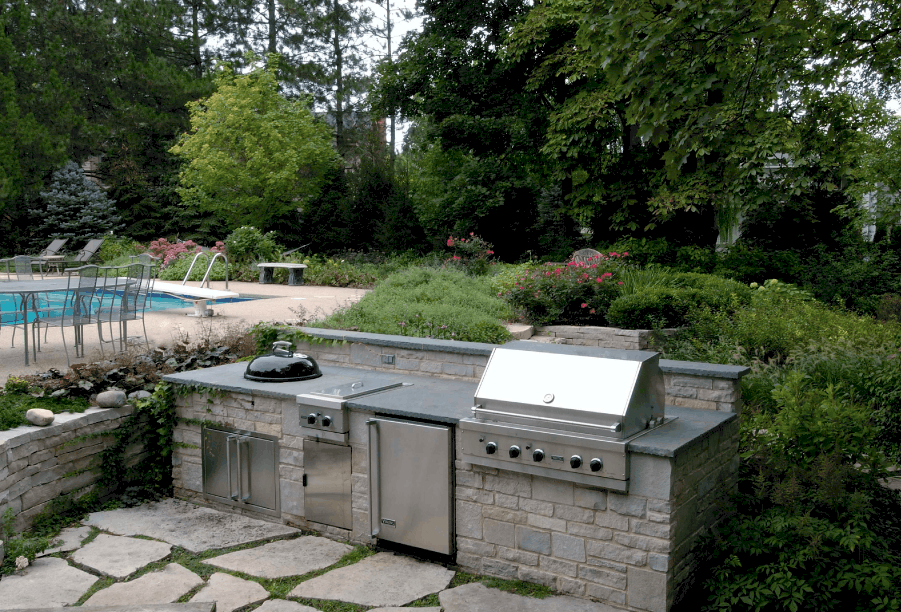 A Full-Service Outdoor Kitchen