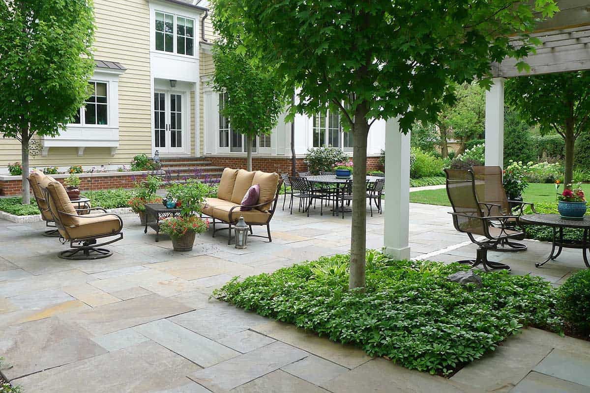 island-planting-beds-define-multiple-seating-areas