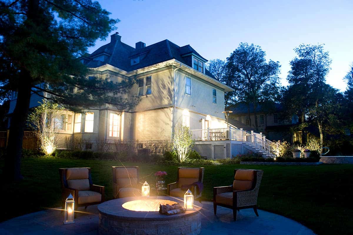night-shot-of-fire-pit-in-highland-park-il