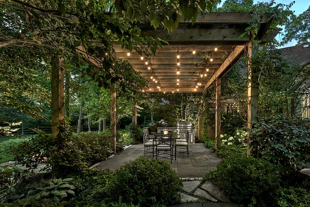 Lake Forest Pergola Creates an Outdoor Room