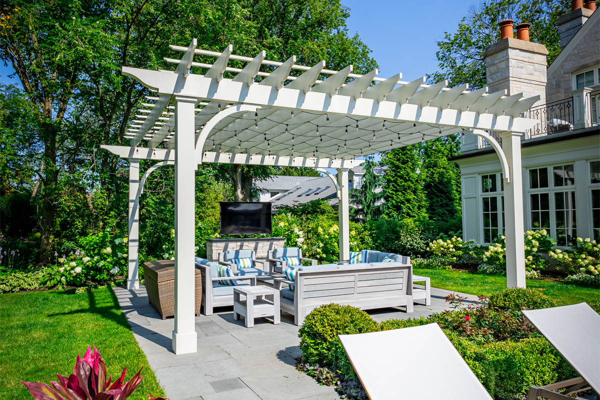 Outdoor Pergola Lounge