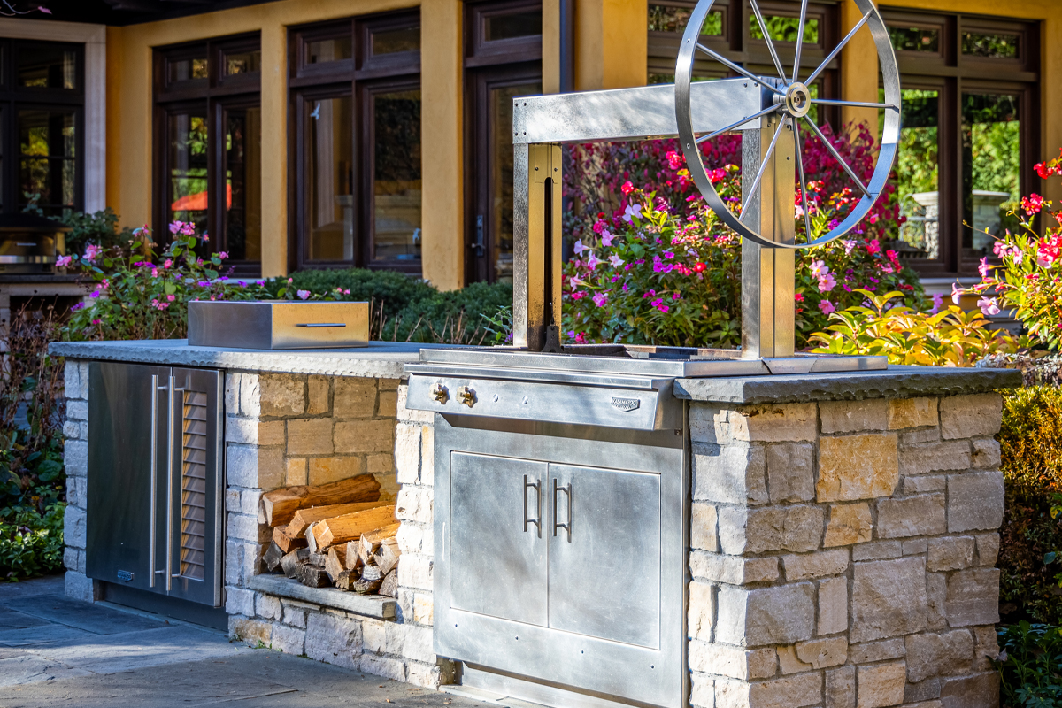 Luxury Outdoor Kitchen